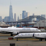 United Airlines sees stronger quarterly profit