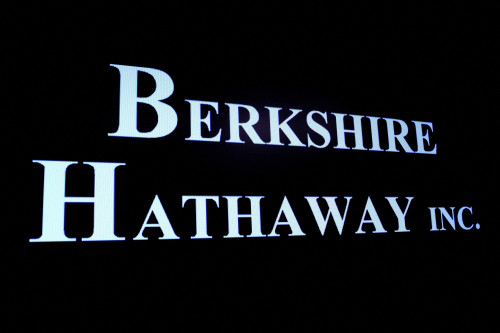 Berkshire buys Constellation Brands, cuts big bank holdings